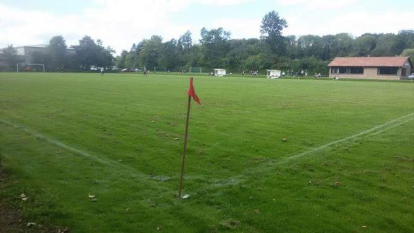 Sportplatz an der Schule - Steinbergkirche