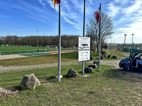 Sportplatz im Felde - Nieheim-Eversen