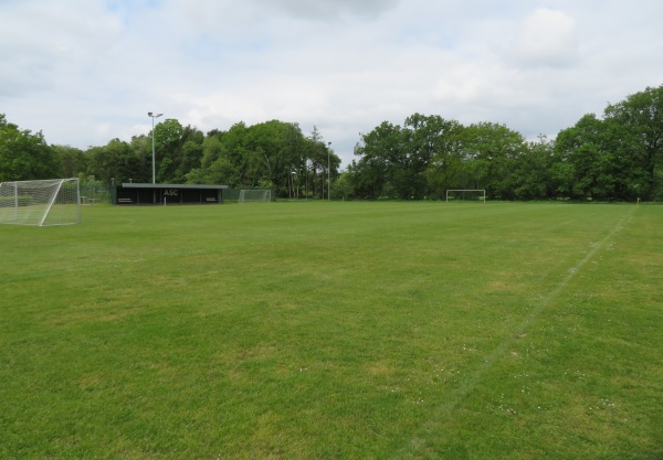 Sportplatz am Heideschlösschen 3 - Itterbeck-Wielen