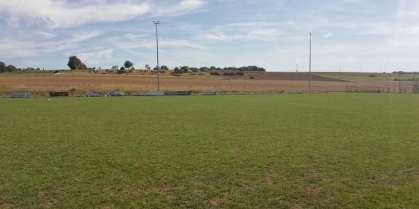 Sportplatz an der Schule - Idesheim