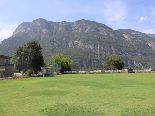 Fußballplatz Kurtinig  - Kurtinig an der Weinstraße 