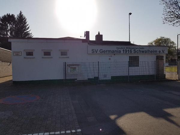 Sportplatz Edelweißstraße - Bad Nauheim-Schwalheim