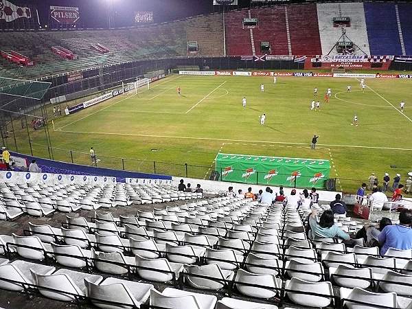 Estadio ueno Defensores del Chaco - Asunción