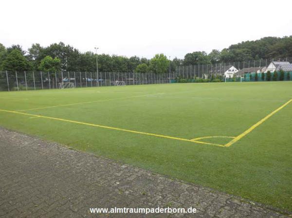 Dreizehnlindenstadion Nebenplatz oben - Paderborn-Elsen