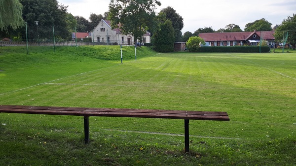 Sportplatz am Schloß - Basedow/Mecklenburg