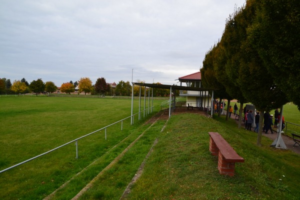 Sportplatz Lübs (alt) - Gommern-Lübs
