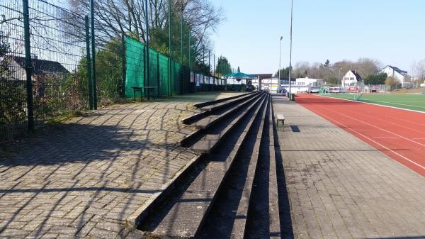 Sportplatz Braunsberg - Bergisch Gladbach-Herkenrath