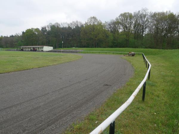 Otto-Lilienthal-Stadion - Rhinow