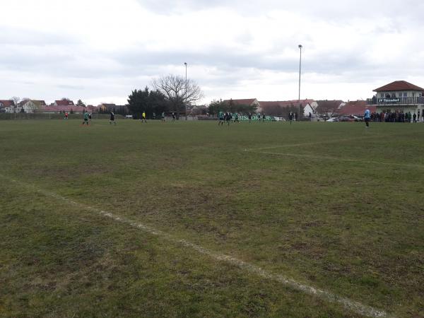 Sportplatz an der Gemeindeverwaltung - Thiendorf