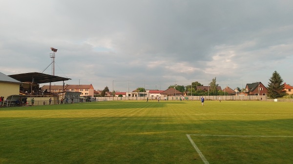 Fotbalové hřiště Uhlířské Janovice - Uhlířské Janovice