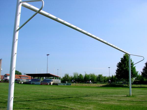 Sportanlage an der alten B80 - Salzatal-Bennstedt