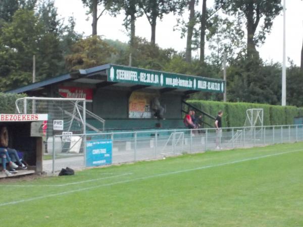 Diepensteynstadion - Steenhuffel