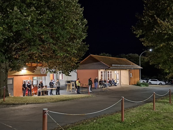 Sportplatz am Dorfgemeinschaftshaus - Kirtorf-Wahlen