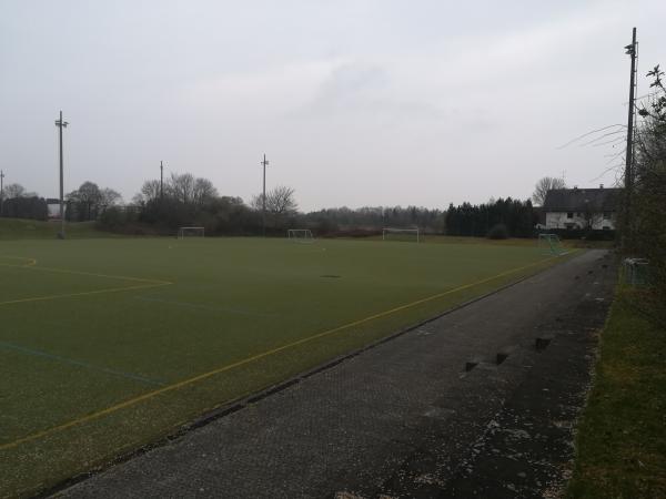 Hans-Bayer-Stadion Nebenplatz 4 - Unterschleißheim-Lohhof