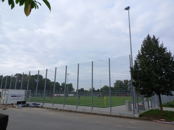 Sportplatz am Sportgymnasium - Schwerin