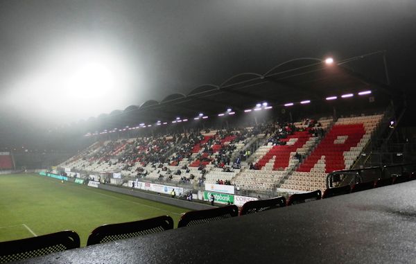 Dunaújváros Stadion - Dunaújváros