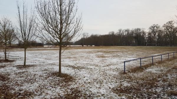 Sportplatz am Schloß - Greußen-Grüningen