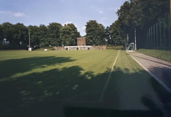 Platz am Ehrenmal - Oberhausen/Rheinland