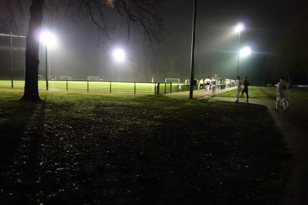 Bezirkssportanlage Hölschen Dyk Platz 2 - Krefeld-Hüls