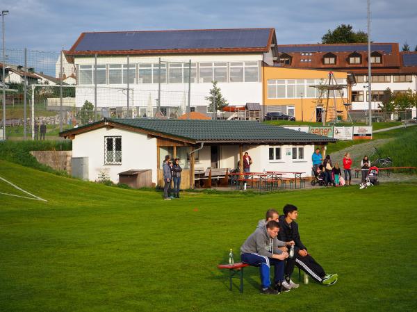 Sportplatz bei der Schule - Betzigau