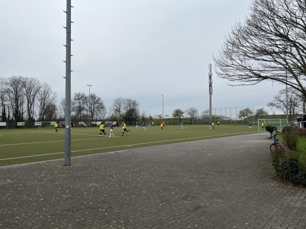 Sportplatz Am Kutzpfädchen - Köln-Fühlingen