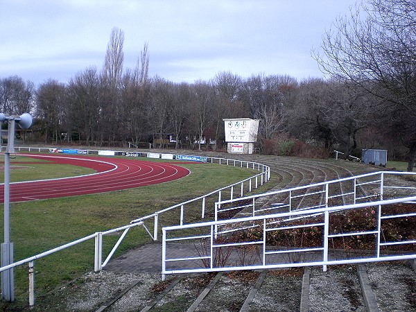 Ernst-Thälmann-Stadion - Zeitz