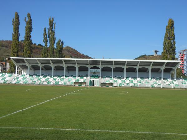 Stadiumi Riza Lushta - Mitrovicë (Kosovska Mitrovica)