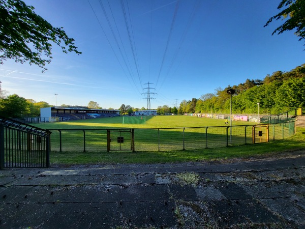 Hermann-Löns-Stadion - Paderborn-Schloß Neuhaus