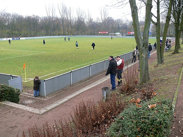 Sportanlage Mündelheimer Straße - Duisburg-Hüttenheim