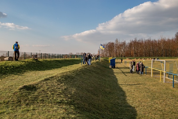 Parkstadion - Hirschstein-Neuhirschstein