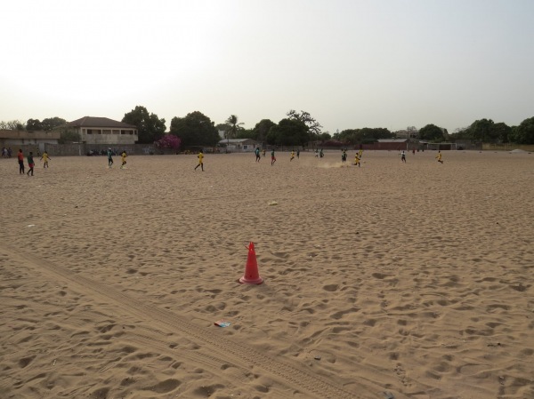 Terrain football de Warang - Warang