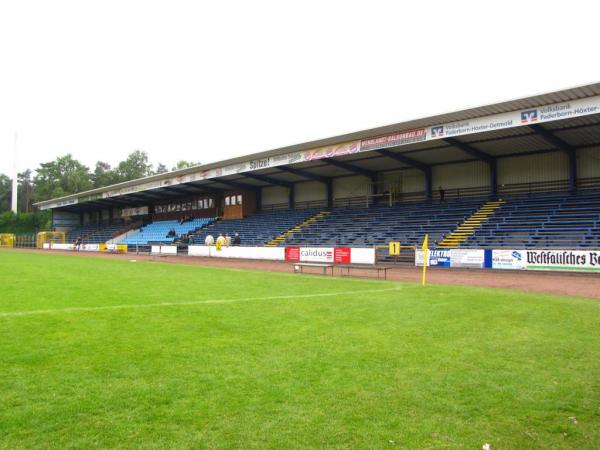 Hermann-Löns-Stadion - Paderborn-Schloß Neuhaus