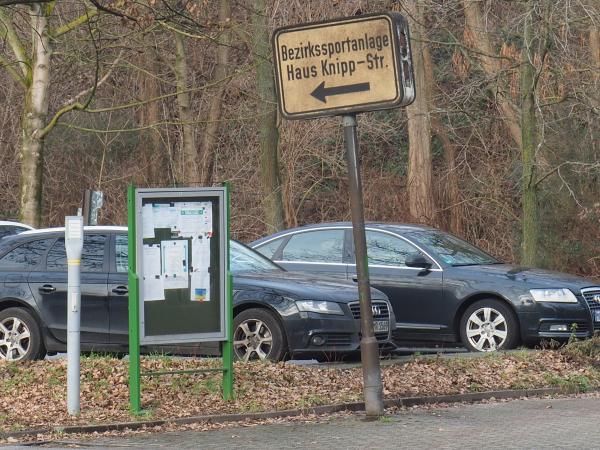 Bezirkssportanlage Haus-Knipp-Straße - Duisburg-Beeckerwerth