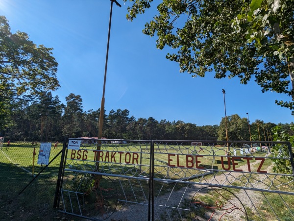 Oskar-Ruhnke-Stadion - Tangerhütte-Uetz