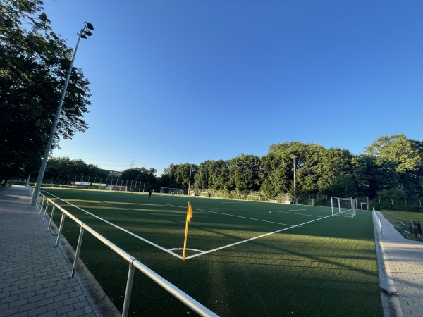 Bezirkssportanlage Warbruckstraße I Platz 2 - Duisburg-Marxloh