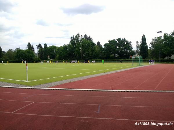 Sportplatz An der Dorfkirche - Berlin-Marienfelde