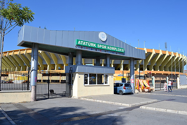 İzmir Atatürk Stadyumu - İzmir