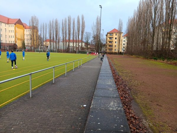 Sportplatz Brahestraße - Berlin-Charlottenburg