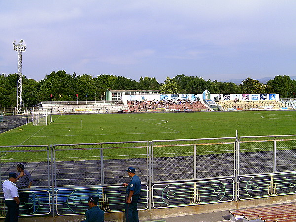 Metallurg stadioni - Olmaliq (Almalyk)