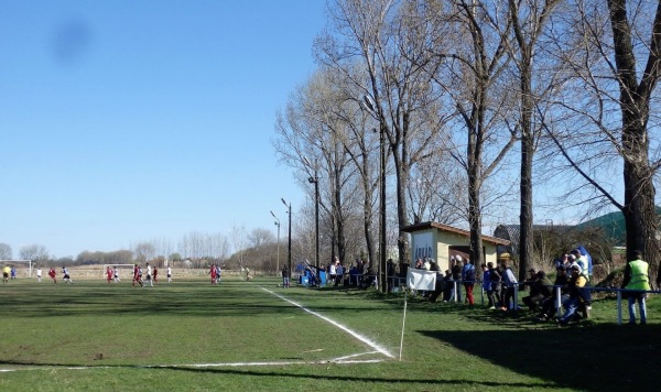 Péri focipálya - Pér