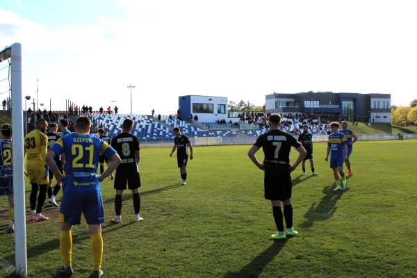 Stadion OSiR w Ząbkowicach Śląskich - Ząbkowice Śląskie