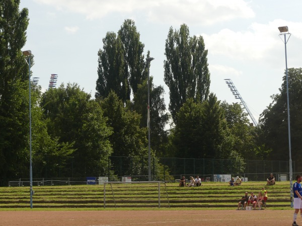 Max Pagel-Arena Nebenplatz - Rostock-Hansaviertel