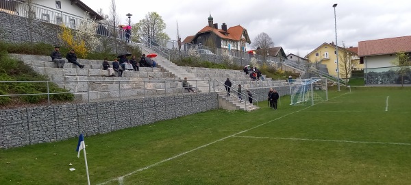 Sportplatz an der Grundschule - Büchlberg