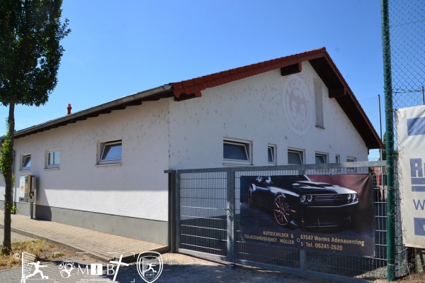 Sportplatz Lerchenweg - Worms-Karl-Marx-Siedlung