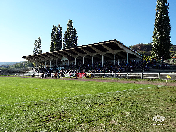 Stadiumi Riza Lushta - Mitrovicë (Kosovska Mitrovica)