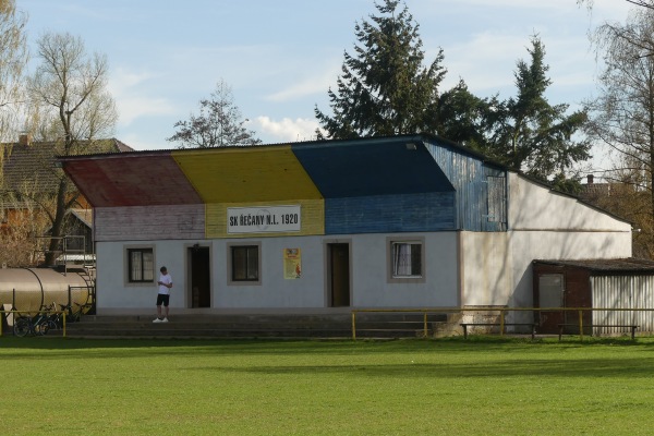 Městský stadion Řečany nad Labem hřiště 2 - Řečany nad Labem
