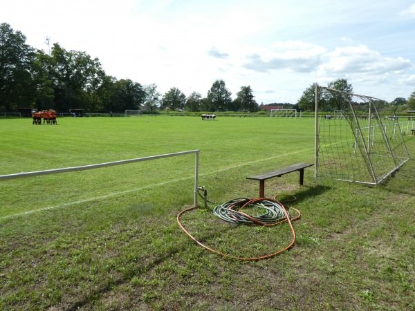 Sportplatz Sieversdorf - Sieversdorf-Hohenofen