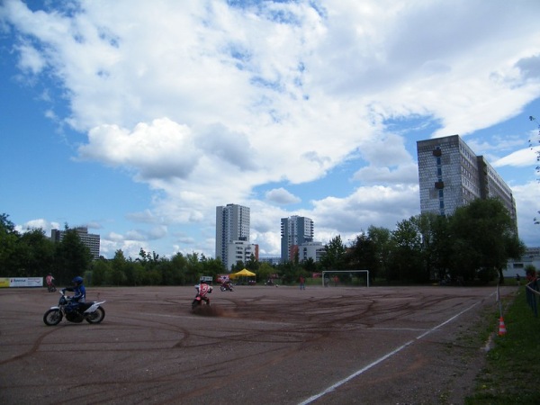 Stadion im Bildungszentrum Nebenplatz 1 - Halle/Saale-Neustadt