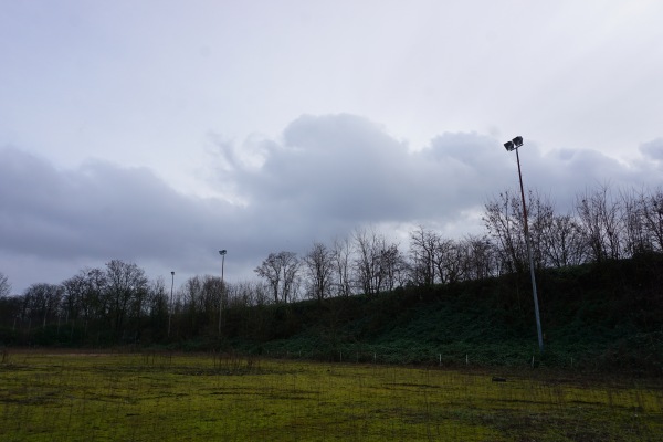 Bezirkssportanlage B8/Emsstraße - Duisburg-Fahrn