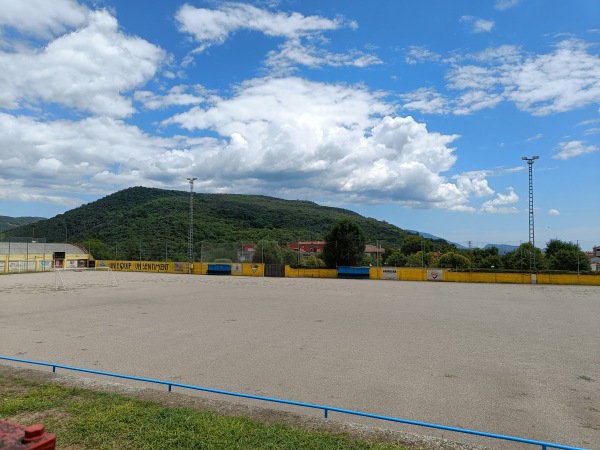 Camp de Fútbol Municipal de Castellfollit de la Roca - Castellfollit de la Roca, CT